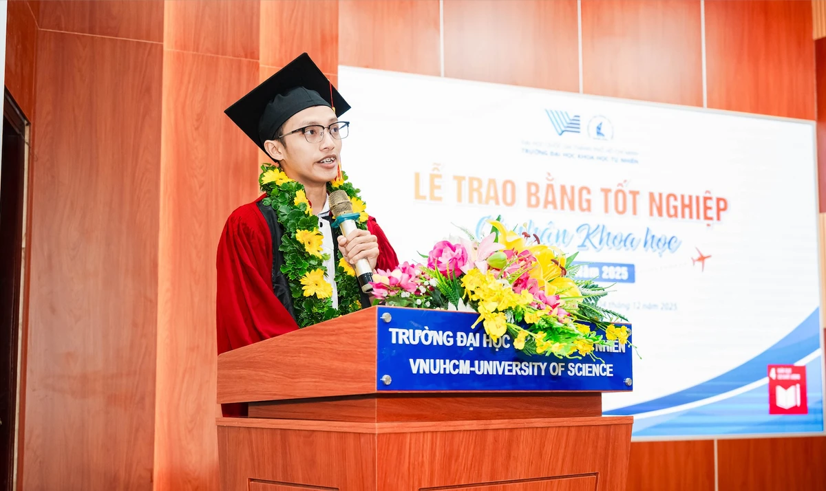 Bài phát biểu ‘thủ khoa cũng từng rớt môn’ làm hội trường bật cười